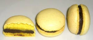 COOKIE/macarons_passion_cocoa_wh.JPG